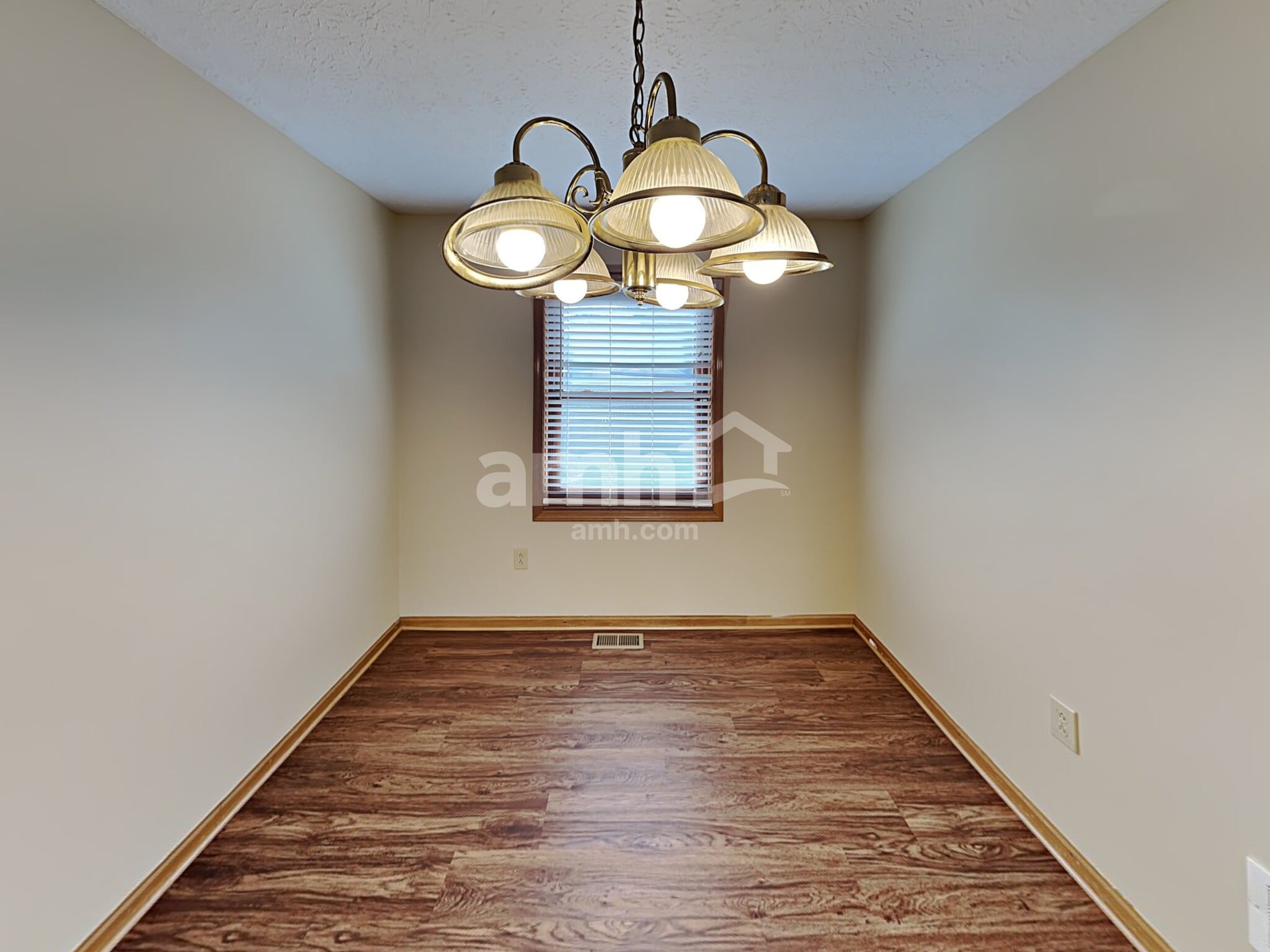 Building Photo - 105 Elmwood St