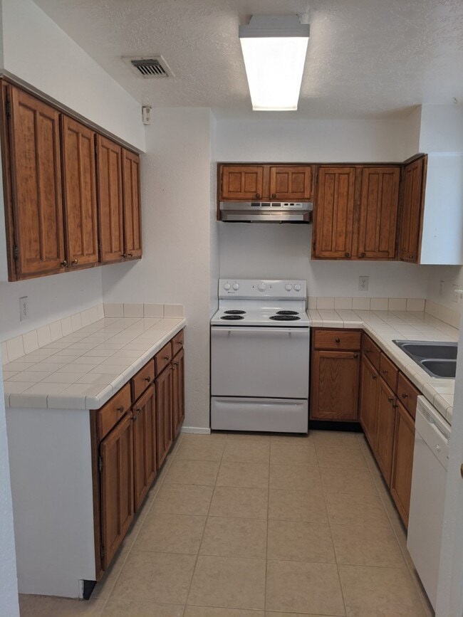 Building Photo - 4202 Spinks Creek Ln