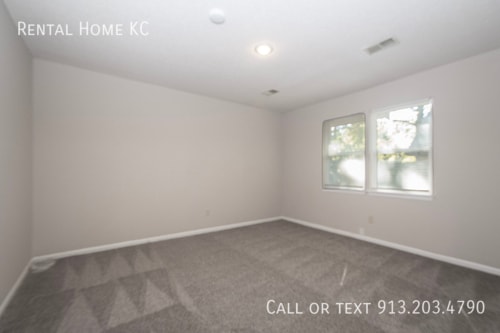 Building Photo - 7434 Santa Fe Dr