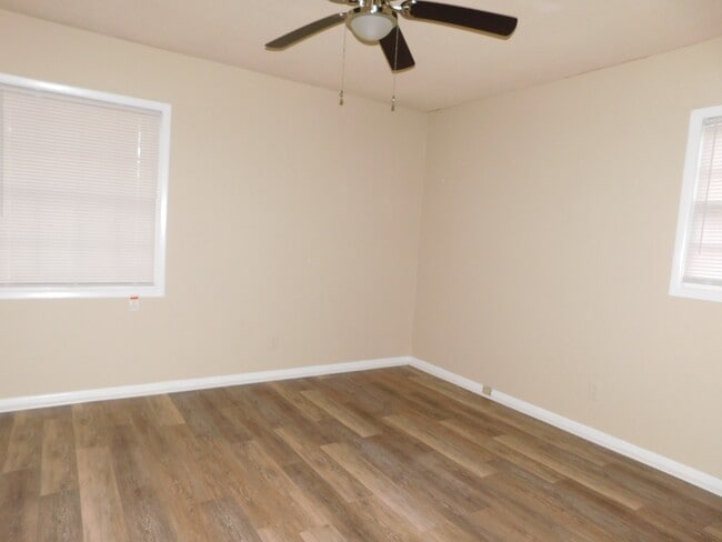 Building Photo - 3 Bedroom Home in Valdosta