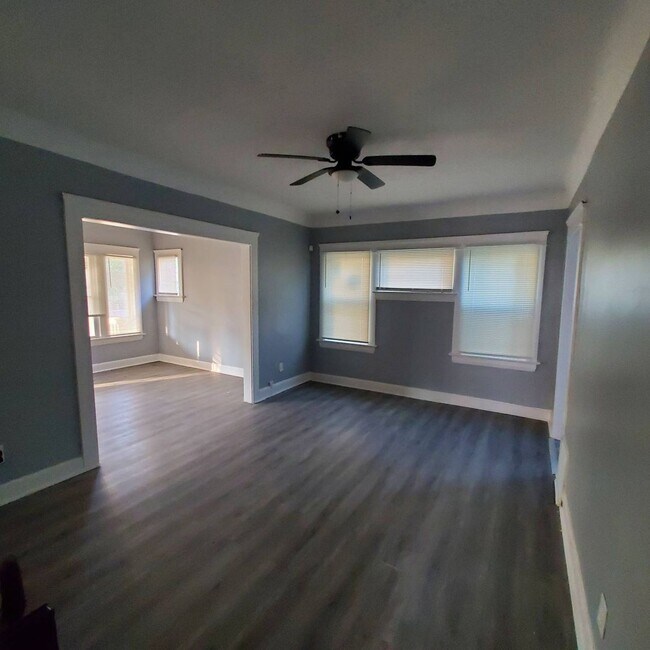 Building Photo - 12098 Chesterfield Ave