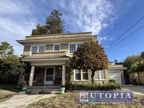 Building Photo - Charming 3 bedroom, 2 bathroom home in the...