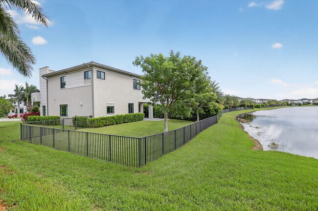 Building Photo - 10990 Oceano Wy