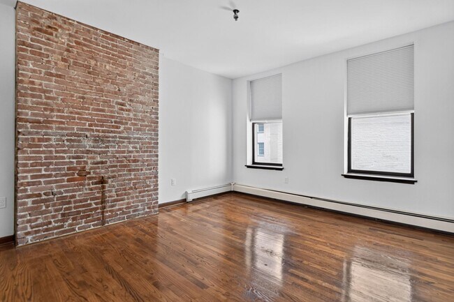 Building Photo - 1103 Washington St