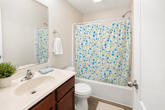 Building Photo - 17430 Cedar Rock Dr
