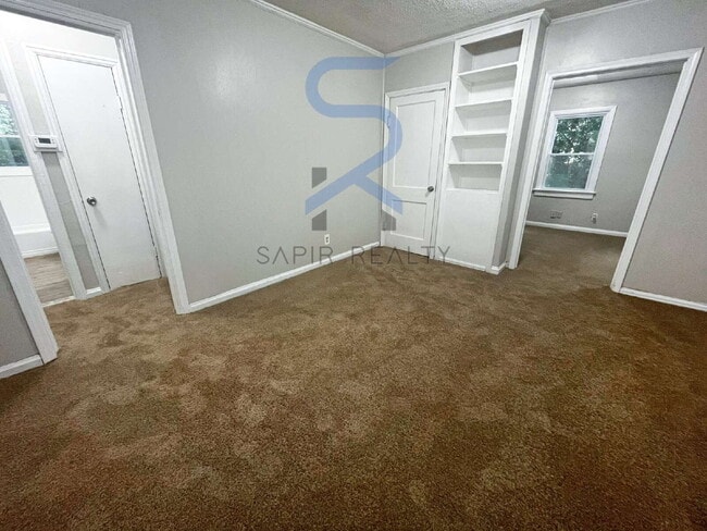 Building Photo - Move in before October 15th and get $100 O...