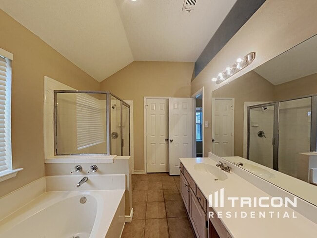 Building Photo - 7721 Pear Tree Ln