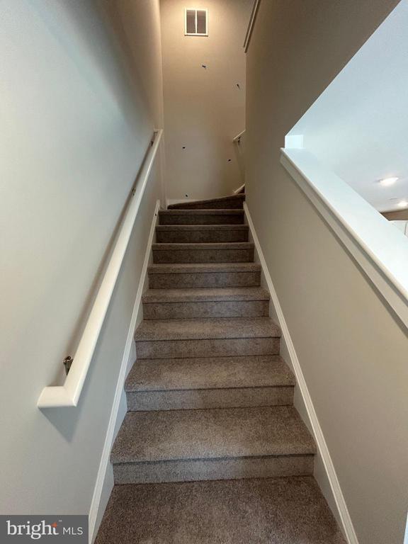 Building Photo - 38 Barnes Wy