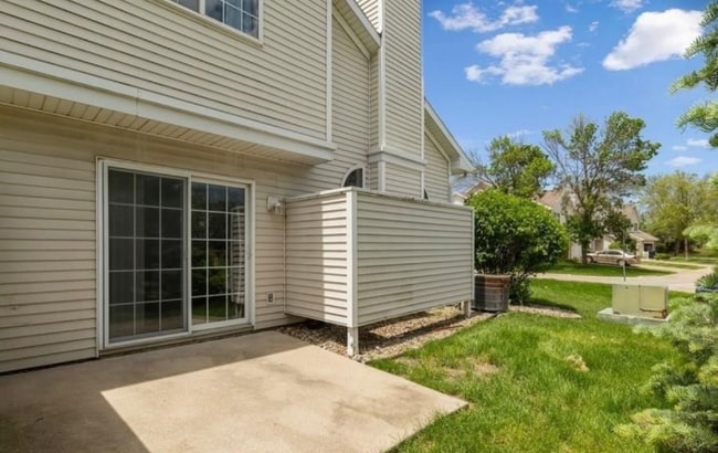Building Photo - 150 S Prairie View Dr