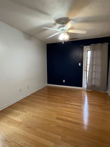 Building Photo - 3 bdrm/2 ba coming soon, close to downtown