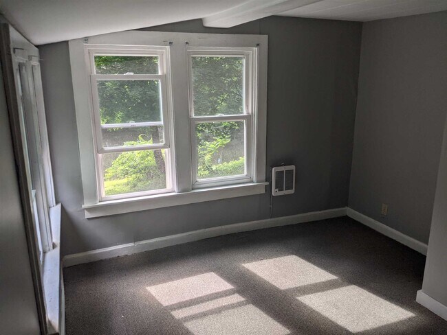 Building Photo - 1943 New Hackensack Rd