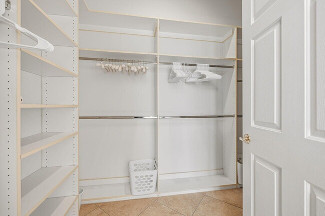 Building Photo - 35114 Rosemont Dr