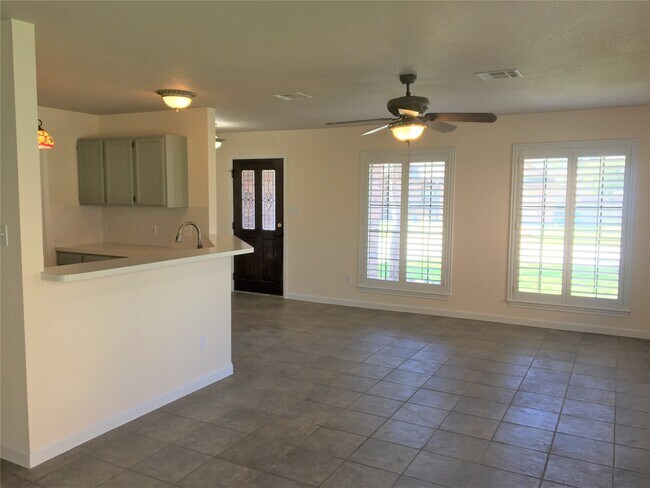 Building Photo - 12944 Orion Ct E