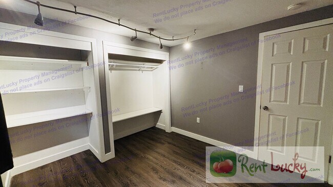 Building Photo - Charming 3 Bedroom Rambler + Large Storage/Shop  | Kent, WA