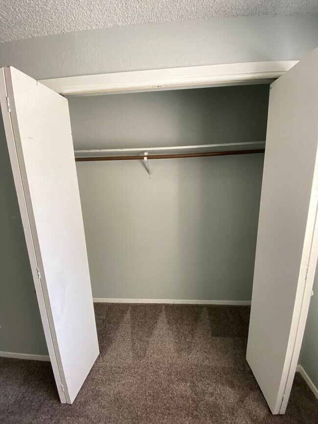 Building Photo - Ready first of June / 3 bedroom 2 bathroom...