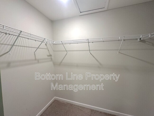 Building Photo - 14910 Meacham Farm Dr