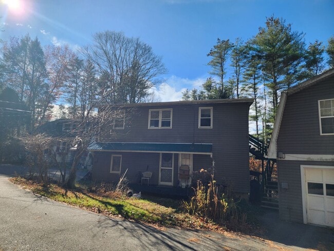 Building Photo - 877-877 Lower Swiftwater Rd