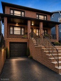 Building Photo - 53 Hughes St