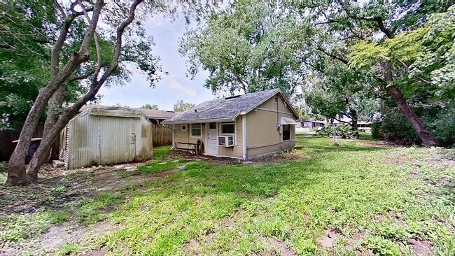 Building Photo - Tiny House Big Yard