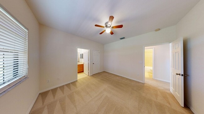 Building Photo - Charming 2Bed/ 2Bath in Poinciana Tuscany ...