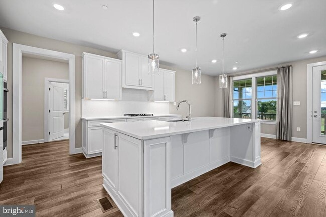 Building Photo - 7147 Starmount Ct