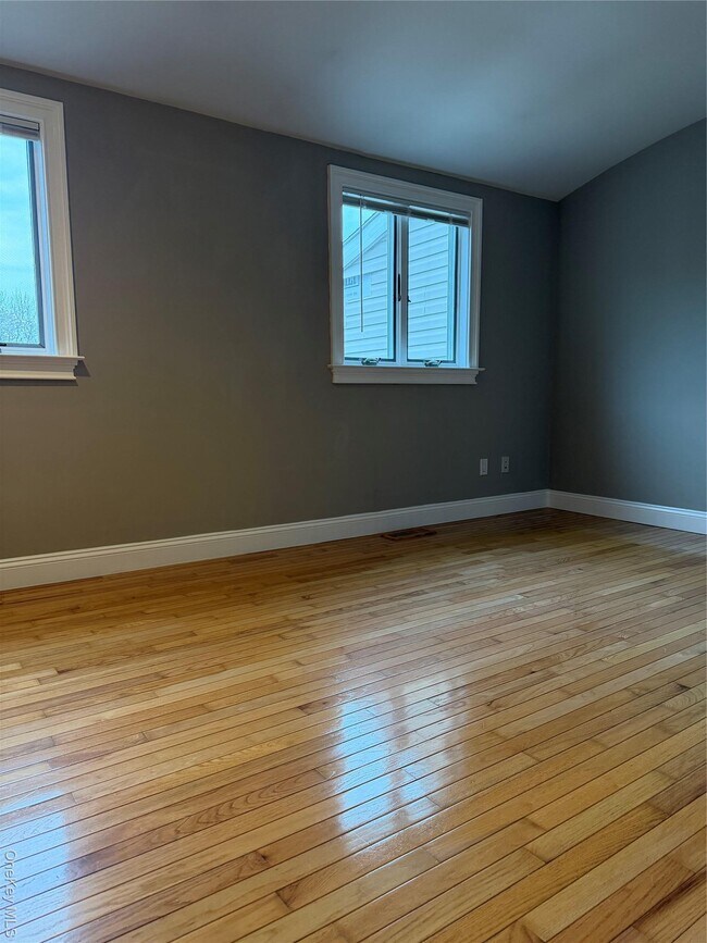 Building Photo - 125 Hill Spur