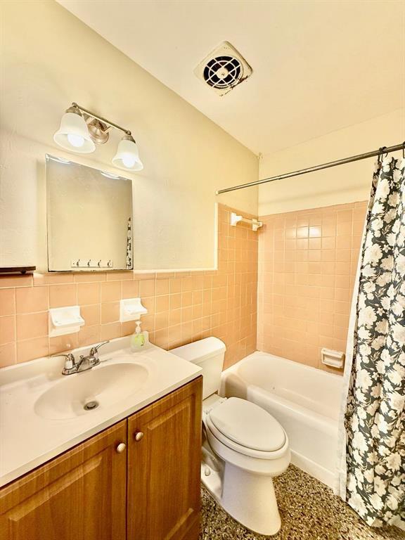 Building Photo - 255 38th Ave SE