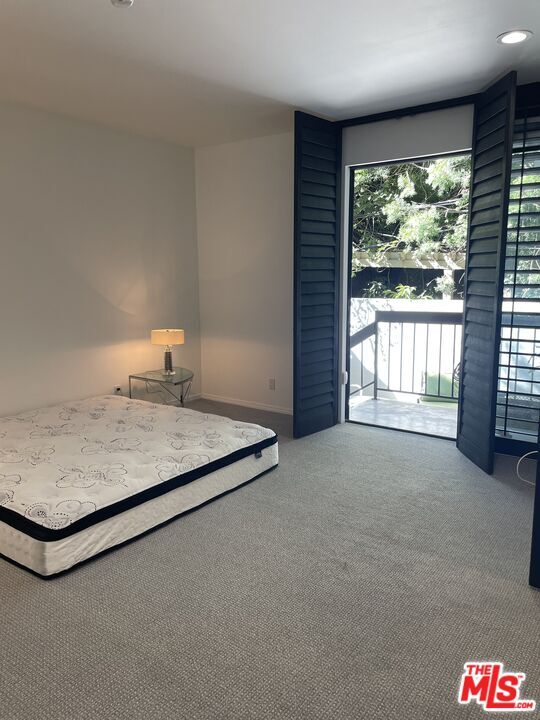 Building Photo - 9033 Vista Grande St