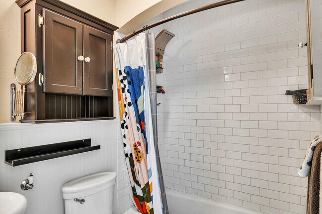 Building Photo - 1509 NW 4th Ave