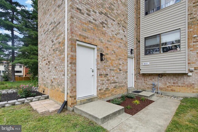 Building Photo - 9371 Reader Ln