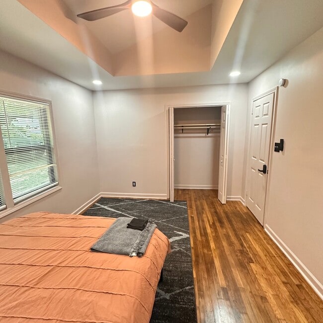 Building Photo - 2258 Bryant Dr