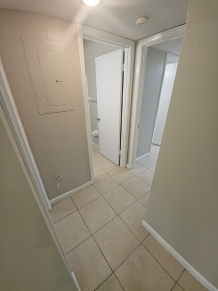 Building Photo - 4702 Capri Pl