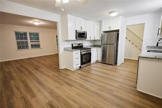 Building Photo - 1718 Country Park Way
