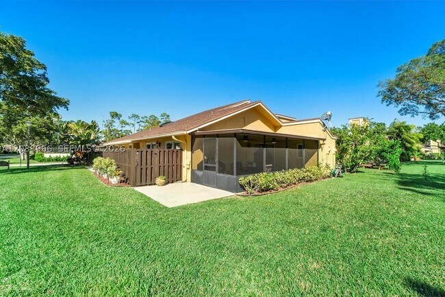 Building Photo - 22618 Vistawood Way