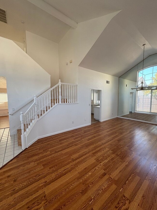 Building Photo - Spacious 4 bed/3 bath in Elk Grove 95624 M...