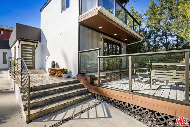 Building Photo - 1057 N Ave 49