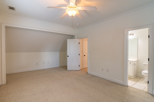 Building Photo - 202 Lagoon Dr