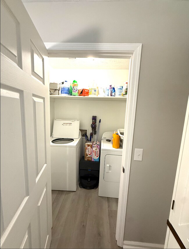 Building Photo - Beautiful 4 Bedroom Home with Bonus Room – $2,000/Month