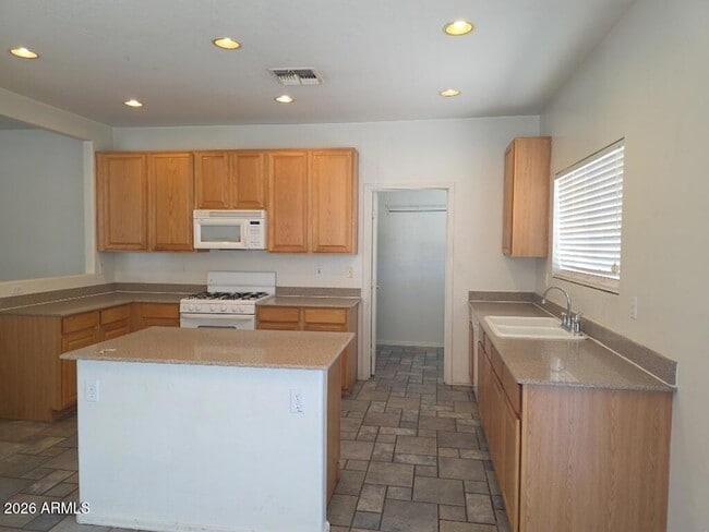 Building Photo - 1064 S Jesse Pl