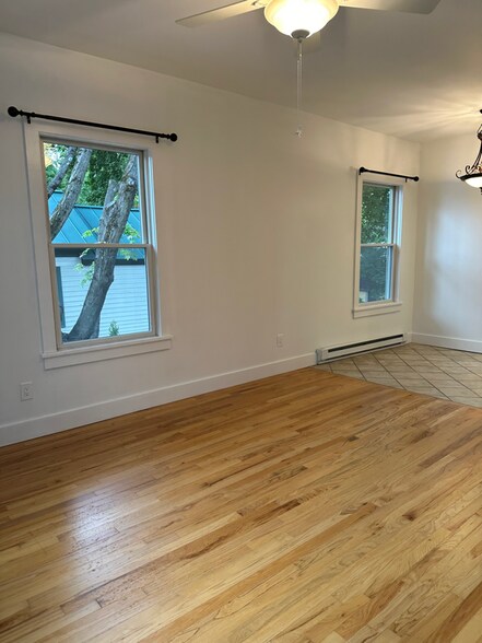 Building Photo - 292 Nelson Ave