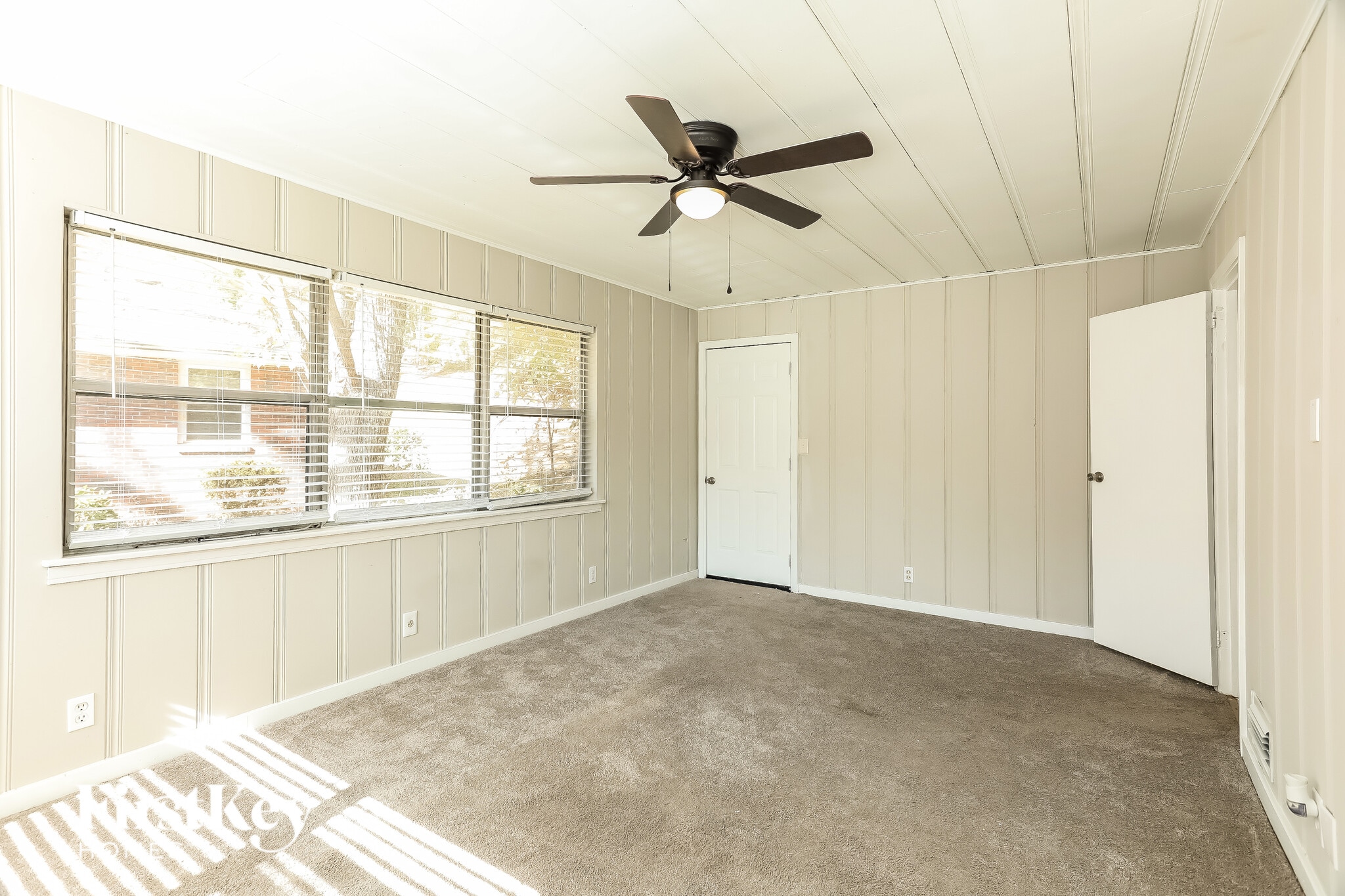 Building Photo - 3364 Valley Park Dr