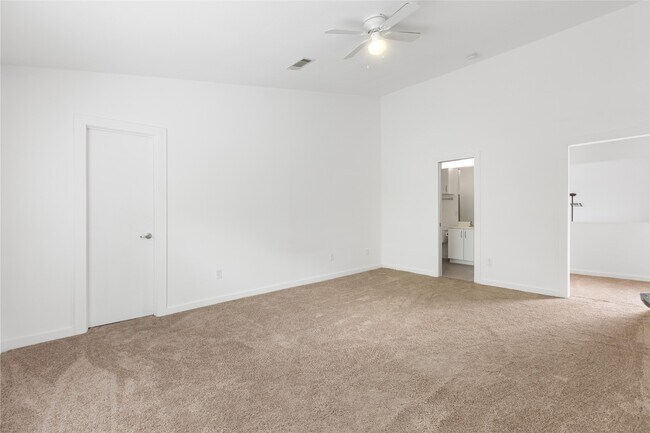 Building Photo - 6935 Yellowstone Way Dr