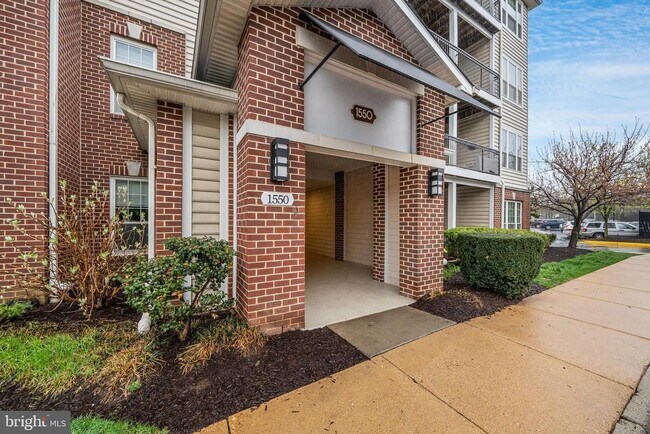 Building Photo - 1550 Spring Gate Dr.