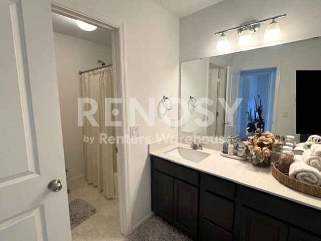 Building Photo - PRIME 3BD/2.5BA TOWNHOUSE IN MAPLE GROVE