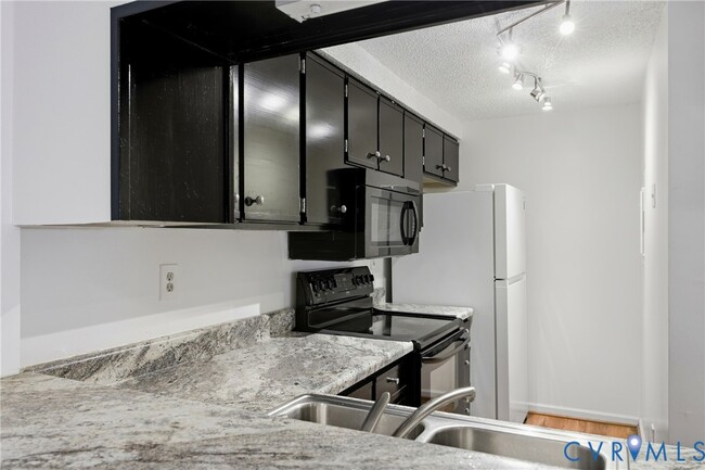 Building Photo - 2440 Stembridge Ct