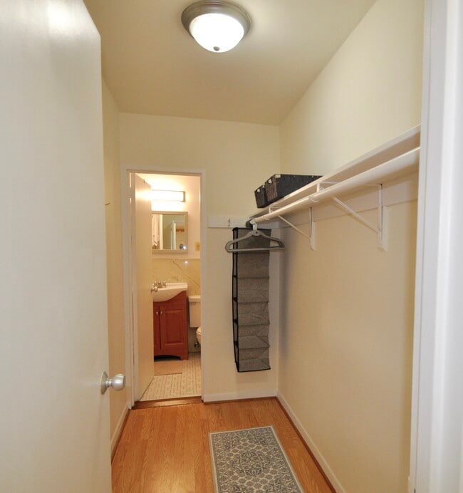 Walking Closet - 3000 Spout Run Pkwy