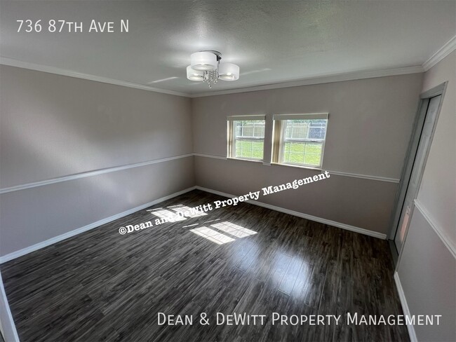 Building Photo - 736 87th Ave N