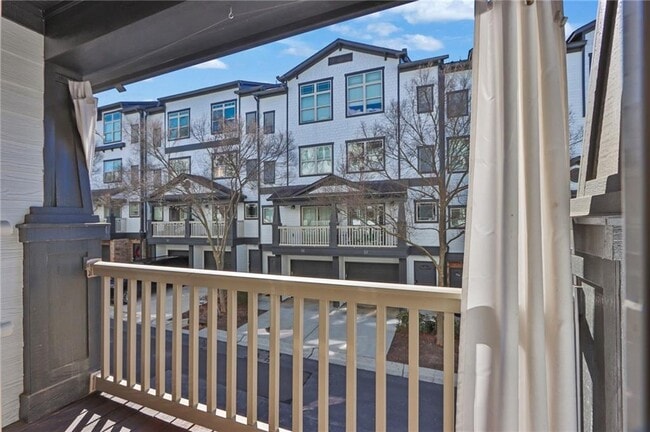 Building Photo - 215 Semel Dr