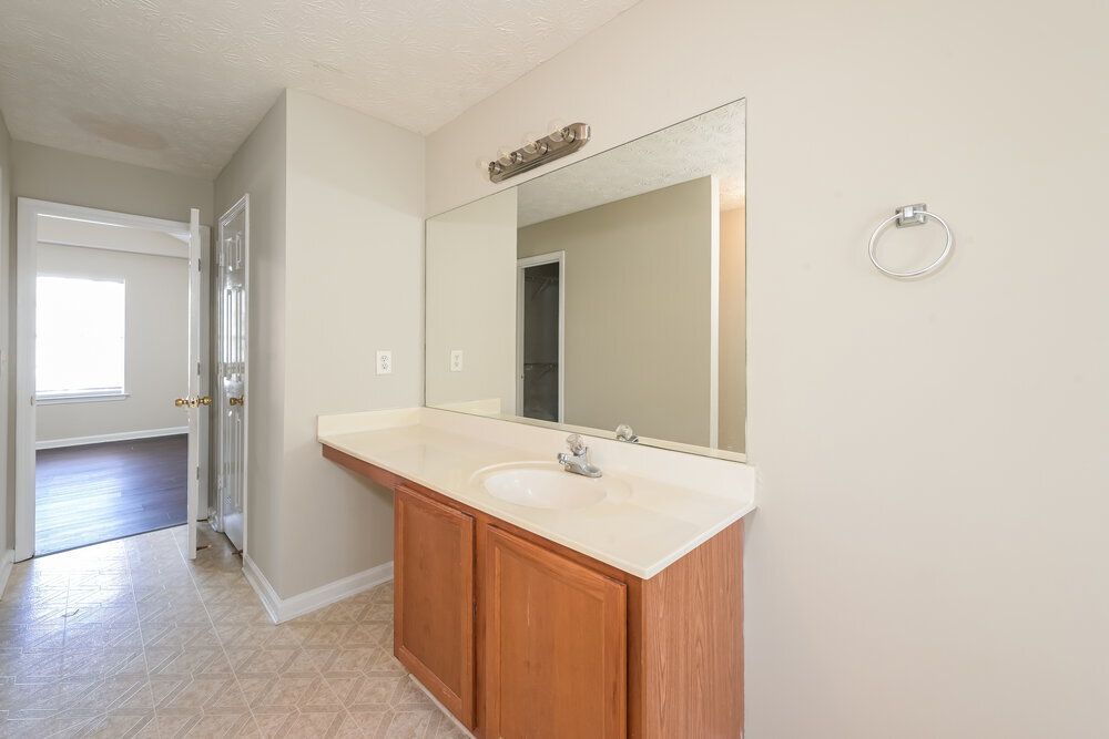 Building Photo - 86 Springbottom Dr SE