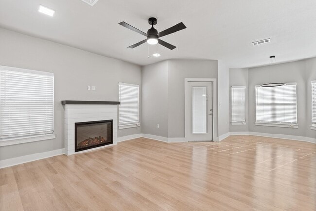 Building Photo - 1391 Max Copeland Dr